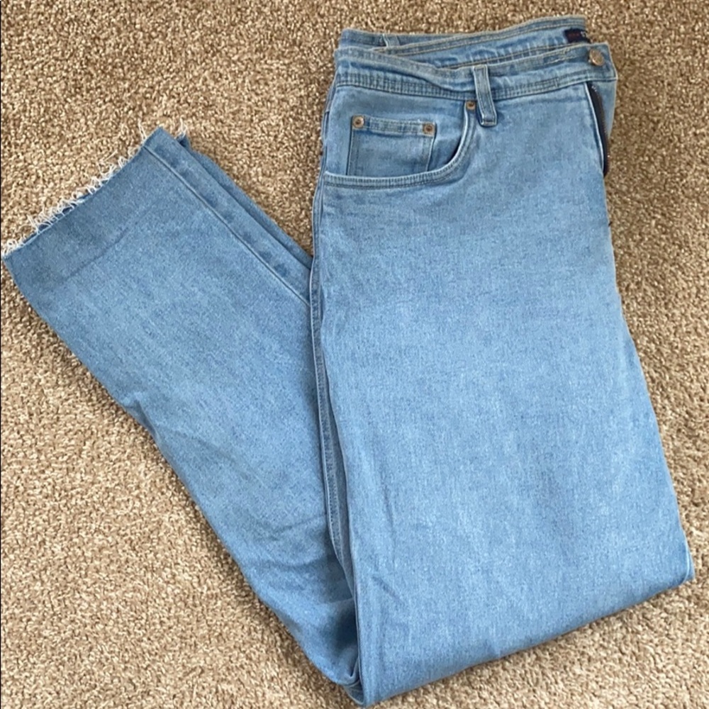 Billblass Light-wash Mom Jeans - with stretch!